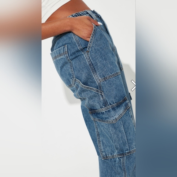 Wide Leg Cargo Jeans For Woman Size 7. - Picture 6 of 7